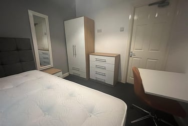 5 bed house, Lower Broughton Road, Charlestown, Salford, M72HR - Image 6